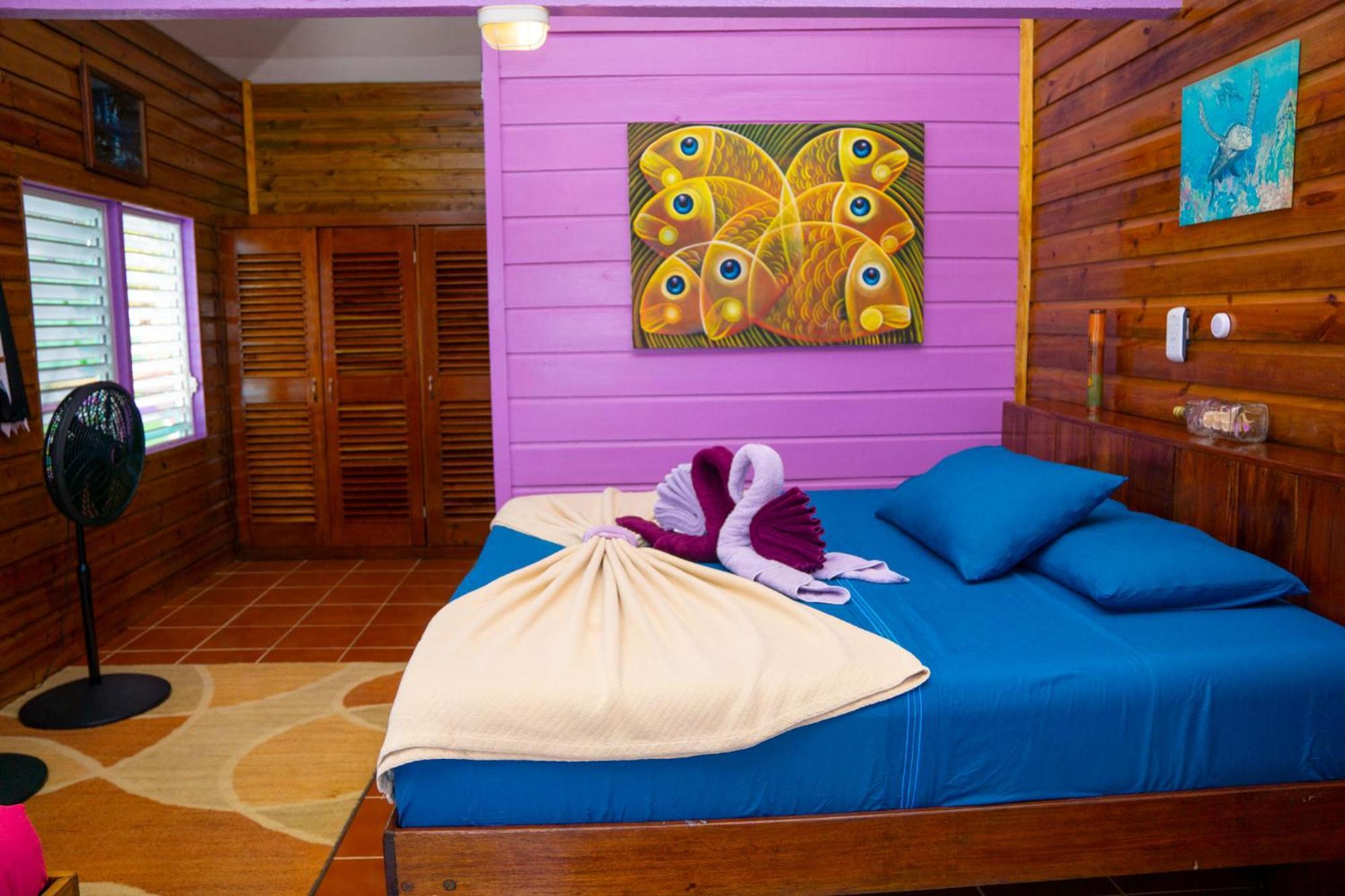 King Lewey'S Island Resort Placencia Екстериор снимка