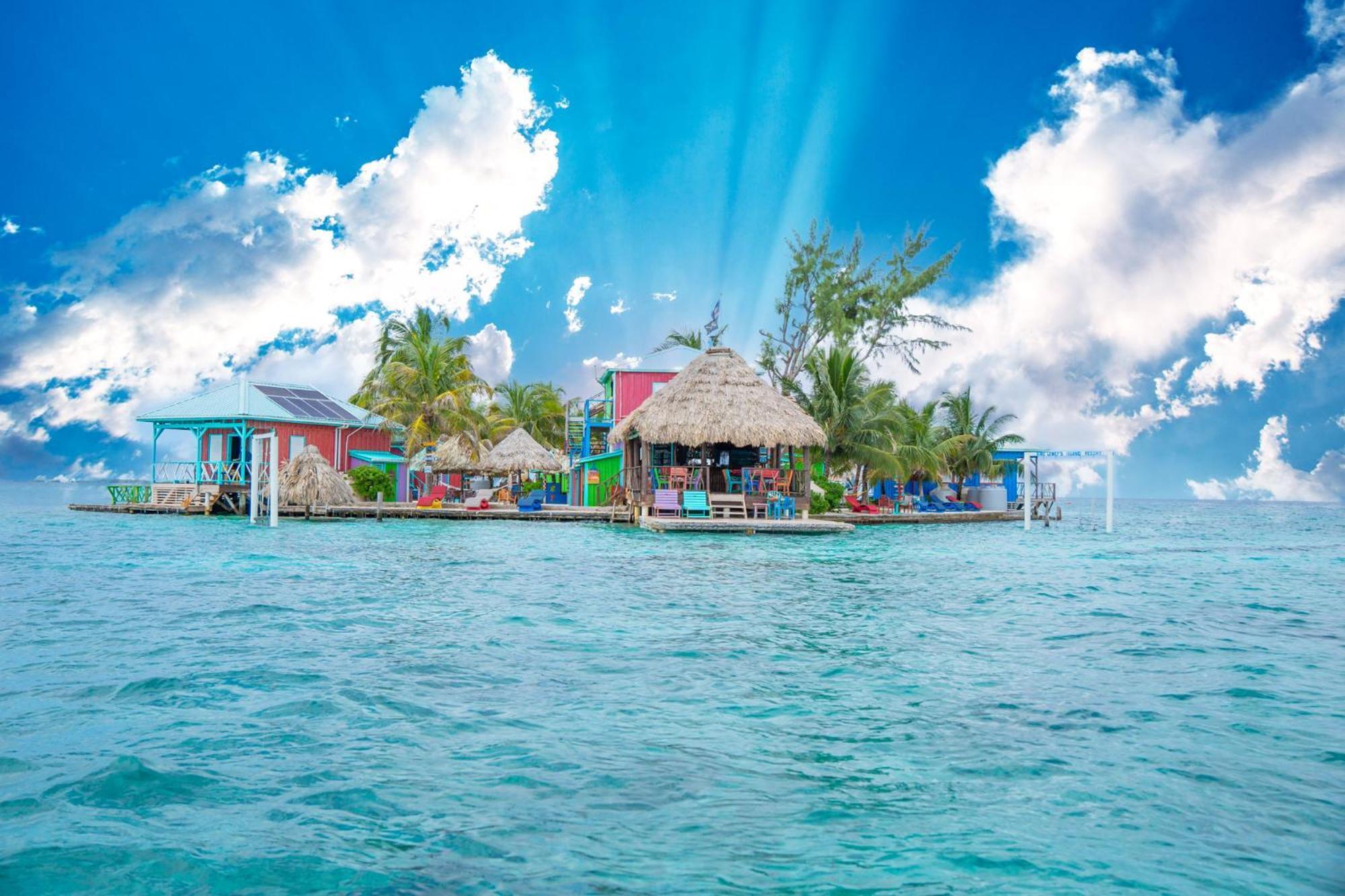 King Lewey'S Island Resort Placencia Екстериор снимка