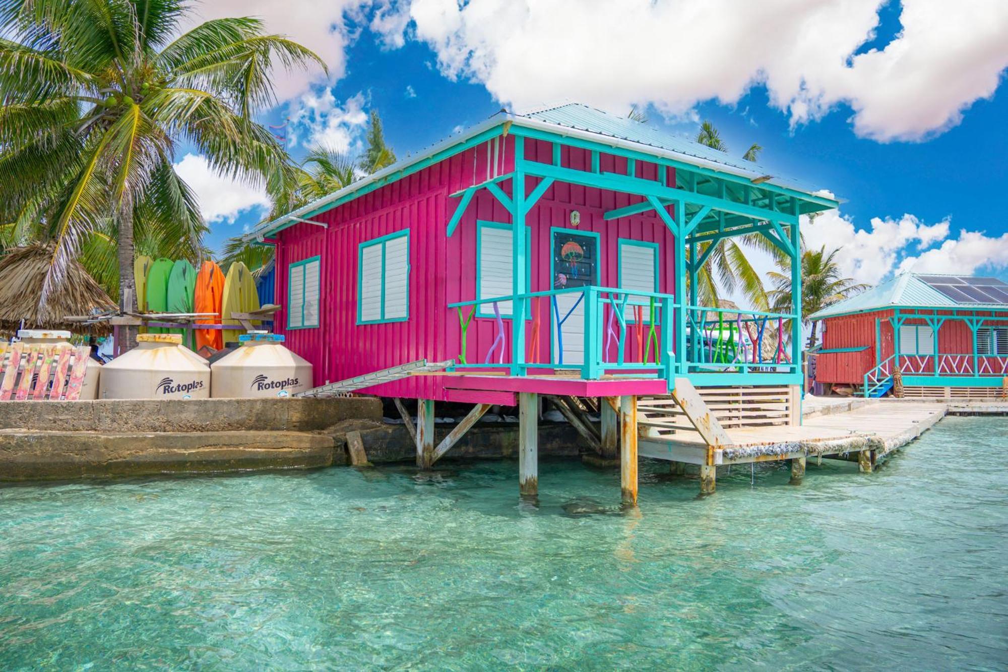 King Lewey'S Island Resort Placencia Екстериор снимка
