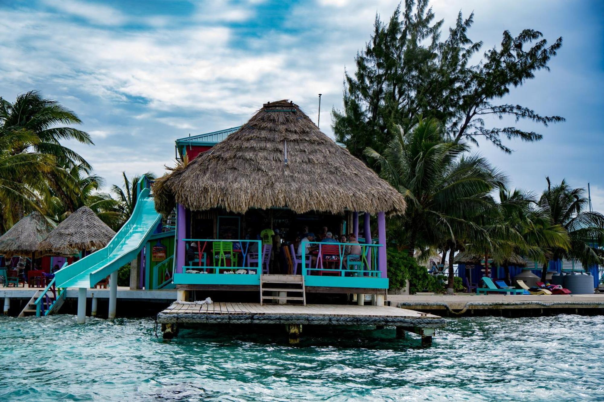 King Lewey'S Island Resort Placencia Екстериор снимка
