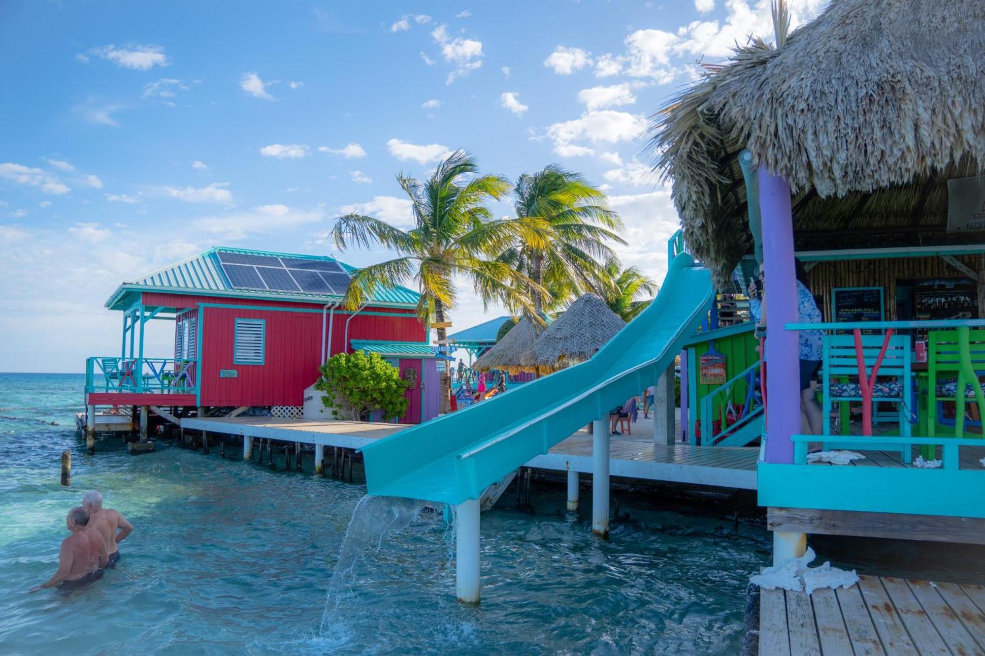 King Lewey'S Island Resort Placencia Екстериор снимка