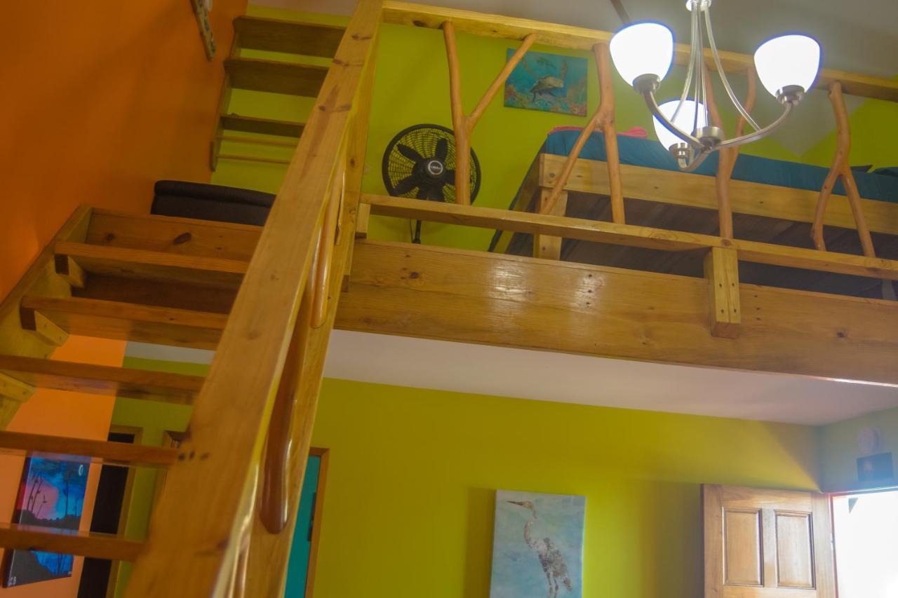 King Lewey'S Island Resort Placencia Екстериор снимка