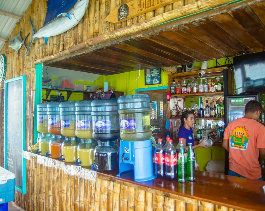 King Lewey'S Island Resort Placencia Екстериор снимка